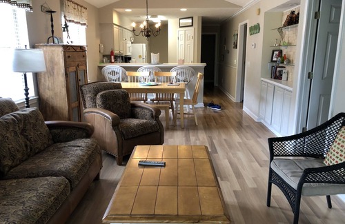 Pawleys Island Condominio | Unidad final 5 min a la playa. A pasos de la piscina / jacuzzi. Golf. Cerca de restaurantes. Wifi