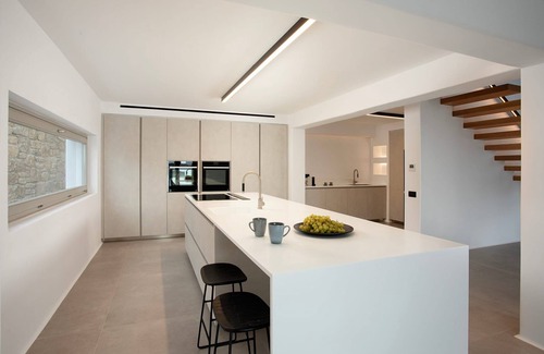 Plintri Villa | Endearing Mykonos Villa | Villa Irida | 6 Bedrooms | Panoramic Sea Views |.