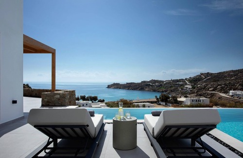 Plintri Villa | Endearing Mykonos Villa | Villa Irida | 6 Bedrooms | Panoramic Sea Views |.