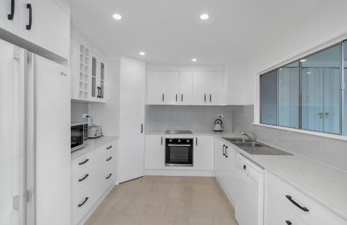 Clifton Beach Casa | Endeavour Holiday House Clifton Beach