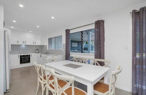 Clifton Beach Casa | Endeavour Holiday House Clifton Beach
