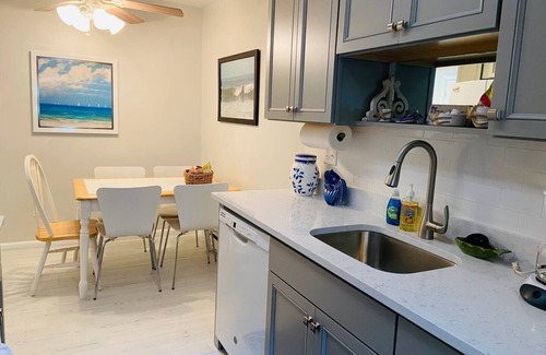 Northeast Virginia Beach Casa | Endless Beach Unit A and B / the whole house