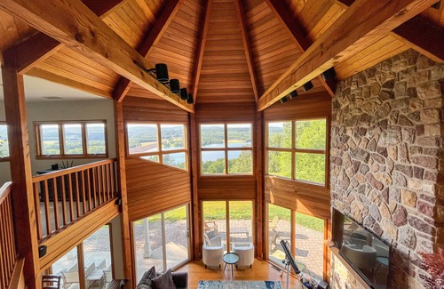 Lehighton Casa | Endless Lake Views, Amazing Sunsets overlooking a state park!