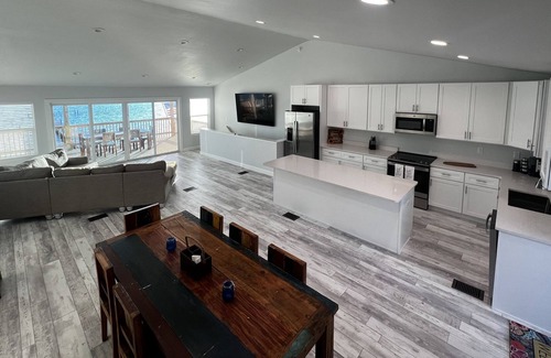 Parker Casa | Endless Summer Days on St. Andrews Bay. Between Tyndall Air Force & Naval Base