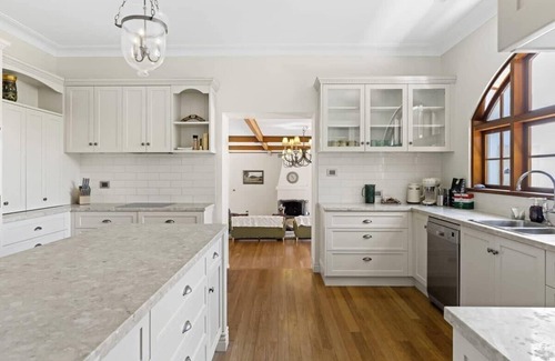 Black Hill Casa | Endless Summer Estate - Family Entertainer