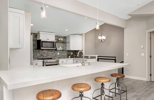Solana Beach Condominio | Endless Summer Ocean View Condo, Fast Wifi, Walk to Racetrack, Dining