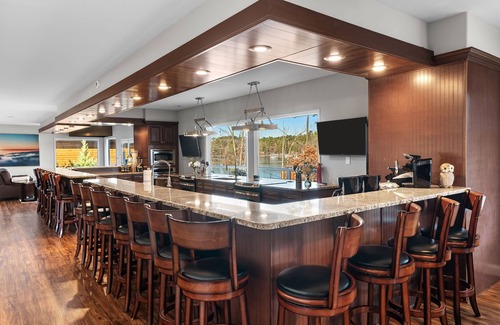 Timber Creek Casa | 🌅 Endless Summer-Sleeps 36-Movie Theater/Hot Tub/Game Room/New Boathouse 🌅