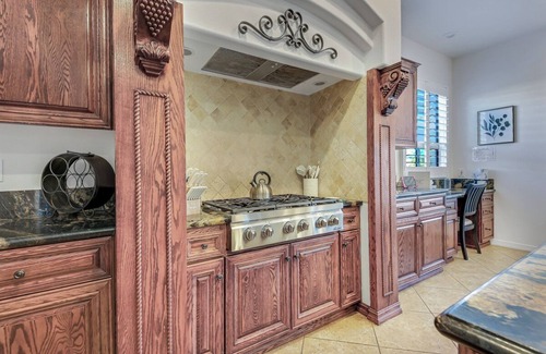 Indio Casa | EndUp - Montage deluxe game room. Walk to Coachella. free pool heat.