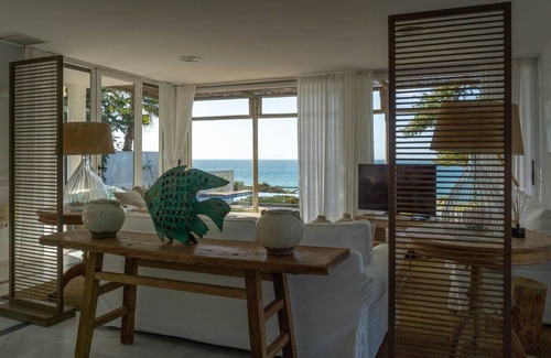 Cabo Roche Villa | Enebros y Mar. Estilo en primera linea de playa