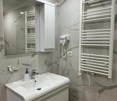 Berat Apartamento | Eni entire guesthouse parking on site