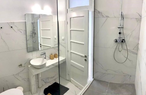 Dafni Apartamento | Enjoy a 3BR stylish maisonette next to the city Center !
