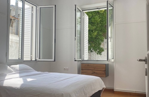 Dafni Apartamento | Enjoy a 3BR stylish maisonette next to the city Center !