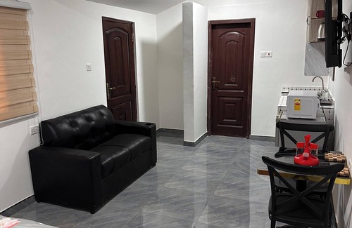 Accra Cabina | Enjoy a comfortable room with all the essentials for a great stay.