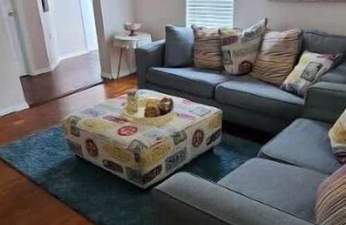 Saint Cloud Casa | Enjoy a cottage experience in a historical city.