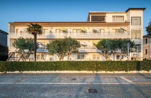 Lignano Sabbiadoro Apartamento | Disfruta de una acogedora estancia en nuestro apartamento con terraza