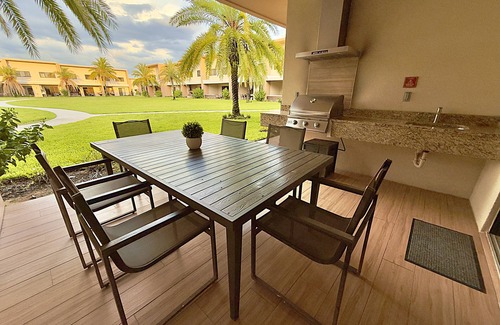 Florida Central Atlantic Coast Casa | Enjoy a cozy and unique stay in the heart of Magic Village.