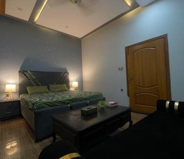 Multan Apartamento | Enjoy a Cozy, Peaceful Space with Self Check-In