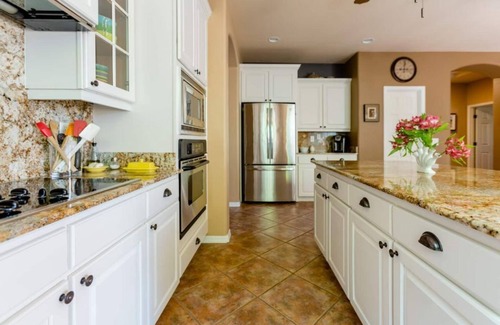 Tramonto Casa | Enjoy a family home away from home. Fire Pit,BBQ, views, trails, community pool!
