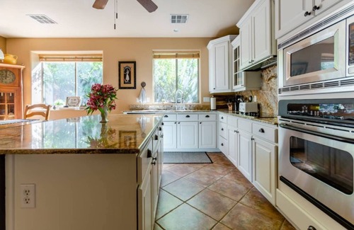 Tramonto Casa | Enjoy a family home away from home. Fire Pit,BBQ, views, trails, community pool!