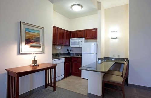 Highlands - Perkins Complejo | Enjoy a Hassle-Free Stay! 4 Relaxing Suites Near Jack Priscilla Andonie Museum!