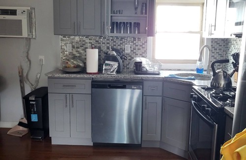 South Jamaica Apartamento | Enjoy a home away from home. In Jamaica Queens.A/C and Heat
