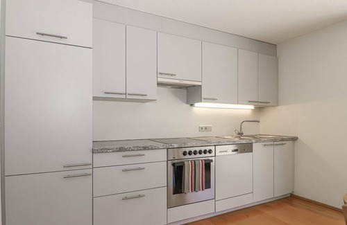 Bizau Apartamento | Enjoy a lovely break close to nature in this holiday apartment with access to a pool and sauna.