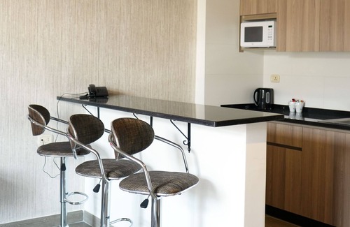 Suwailih Apartamento | Enjoy a luxurious and comfortable stay at Red Carpet Hotel Apartments.