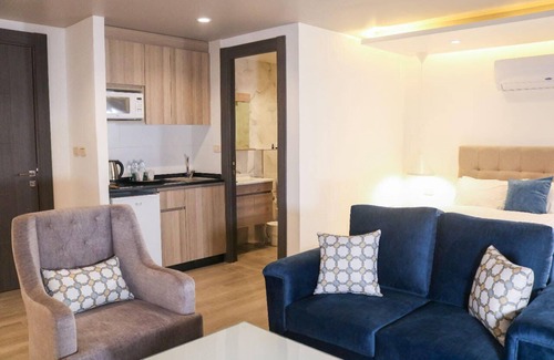 Suwailih Apartamento | Enjoy a luxurious and comfortable stay at Red Carpet Hotel Apartments.