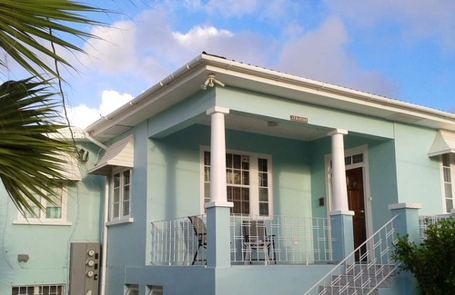 Brighton Apartamento | Disfrute de unas vacaciones tranquilas a pasos de una playa virgen en la costa oeste.