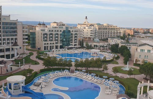 Pomorie Apartamento | Enjoy a relaxing family vacation at the sea in Apartment Sunset resort C8-24