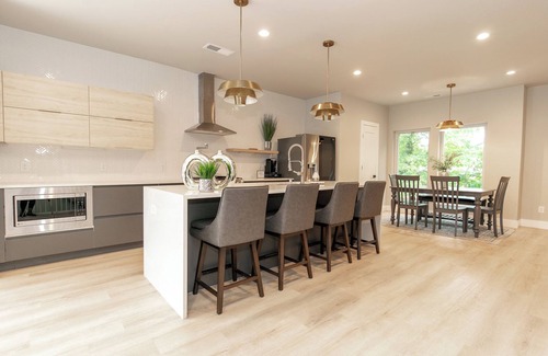 Biddleville Casa | Enjoy a stylish experience at this centrally-located 3 bedroom home.
