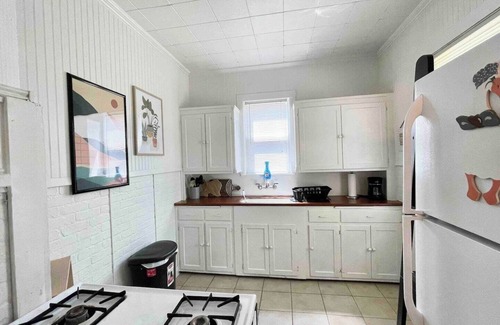 Oaks Historic District Casa | Enjoy a stylish experience at this centrally-located duplex