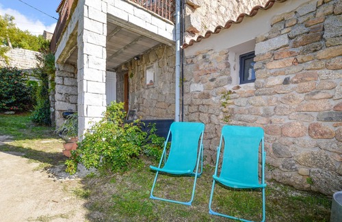 Petreto-Bicchisano Apartamento | Enjoy a wonderful break close to nature in this inviting vacation apartment.