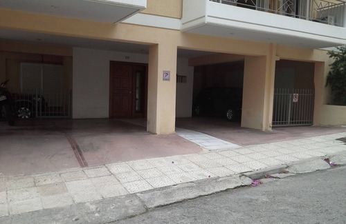 Dafni Apartamento | Disfruta de absoluta privacidad y comodidad en el 5 ° piso con jacuzzi, estacionamiento