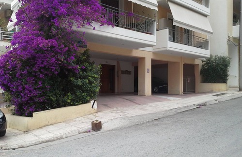 Dafni Apartamento | Disfruta de absoluta privacidad y comodidad en el 5 ° piso con jacuzzi, estacionamiento