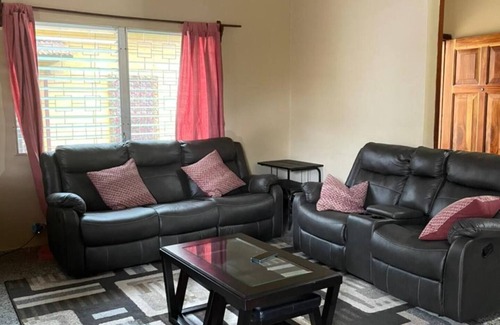Barrio El Centro Apartamento | Disfruta de todo el espacio de este loft en el corazón de Tela Atlántida