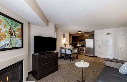 Mount Tabor Hotel | Enjoy and Unwind! Two Cozy 2BR Suites w/ Kitchens, Near Whippany Railway Museum!