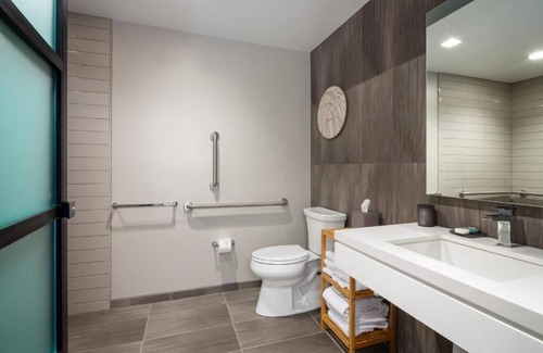 Logan Square Hotel | Enjoy Budget-Friendly Modern Room with Kitchen | City Views | Pets Stay Free