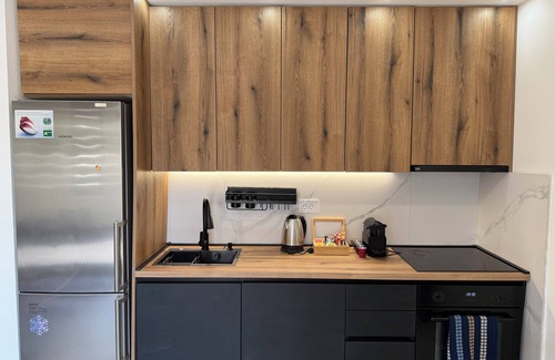 New Belgrade Apartamento | Enjoy comfort close to the terminal, with shops and restaurants nearby.