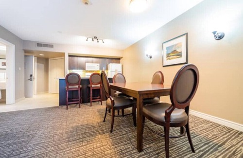 Oro-Medonte Apartamento | Enjoy Country Club Living in this Modern, Spacious Suite w/ Loads of Amenities