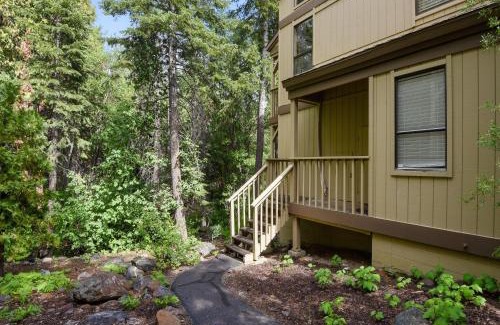 Kings Beach Casa | Enjoy Forest Views Retreat at Kingswood Village