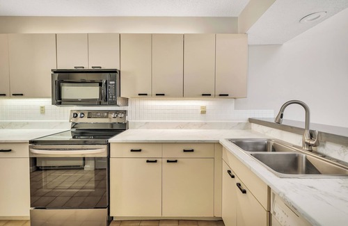 Saint Simons Island Condominio | Enjoy Full Resort Access and Ocean Views at KP478!