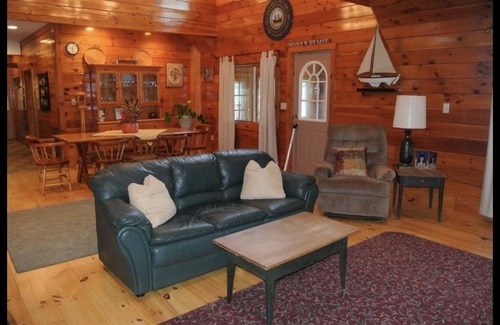 Gilmanton IW Casa | Enjoy lakefront life. Sleeps 12+. Gorgeous sunsets year-round on Crystal Lake