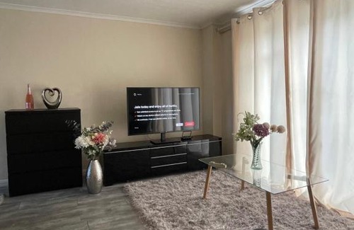 Highams Park Apartamento | London four bed Apartment with garden