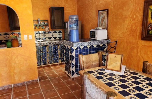 Colonia 10 De Abril Villa | Disfrute del estilo colonial mexicano, con todas las comodidades modernas.