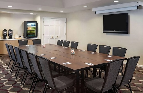 Brentwood Apartamento | Enjoy Nashville With Your Family, Full Kitchen, Free Breakfast & Pool!