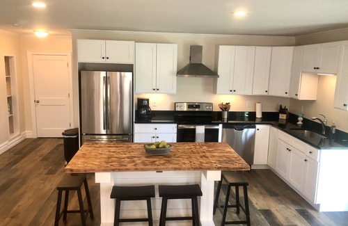 Middletown Casa | Enjoy Newport & Our Beaches In A Modern, Open Concept Home - Fits 12 Comfortably