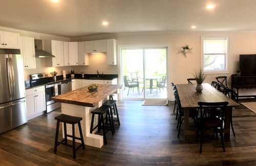 Middletown Casa | Enjoy Newport & Our Beaches In A Modern, Open Concept Home - Fits 12 Comfortably