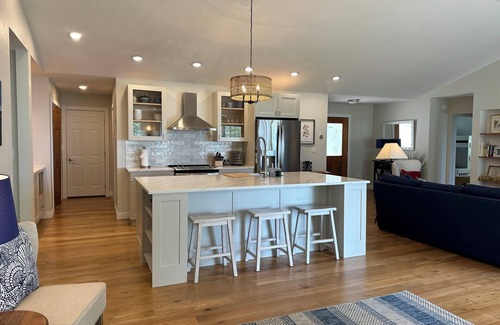 Sturgeon Bay Casa | Enjoy nightly sunsets at this Beautiful Door County Waterfront Home