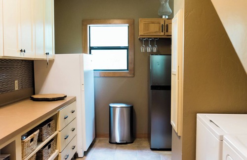 Wellborn Casa | Spacious 5-bedroom house in brilliant College Station with WiFi, AC
